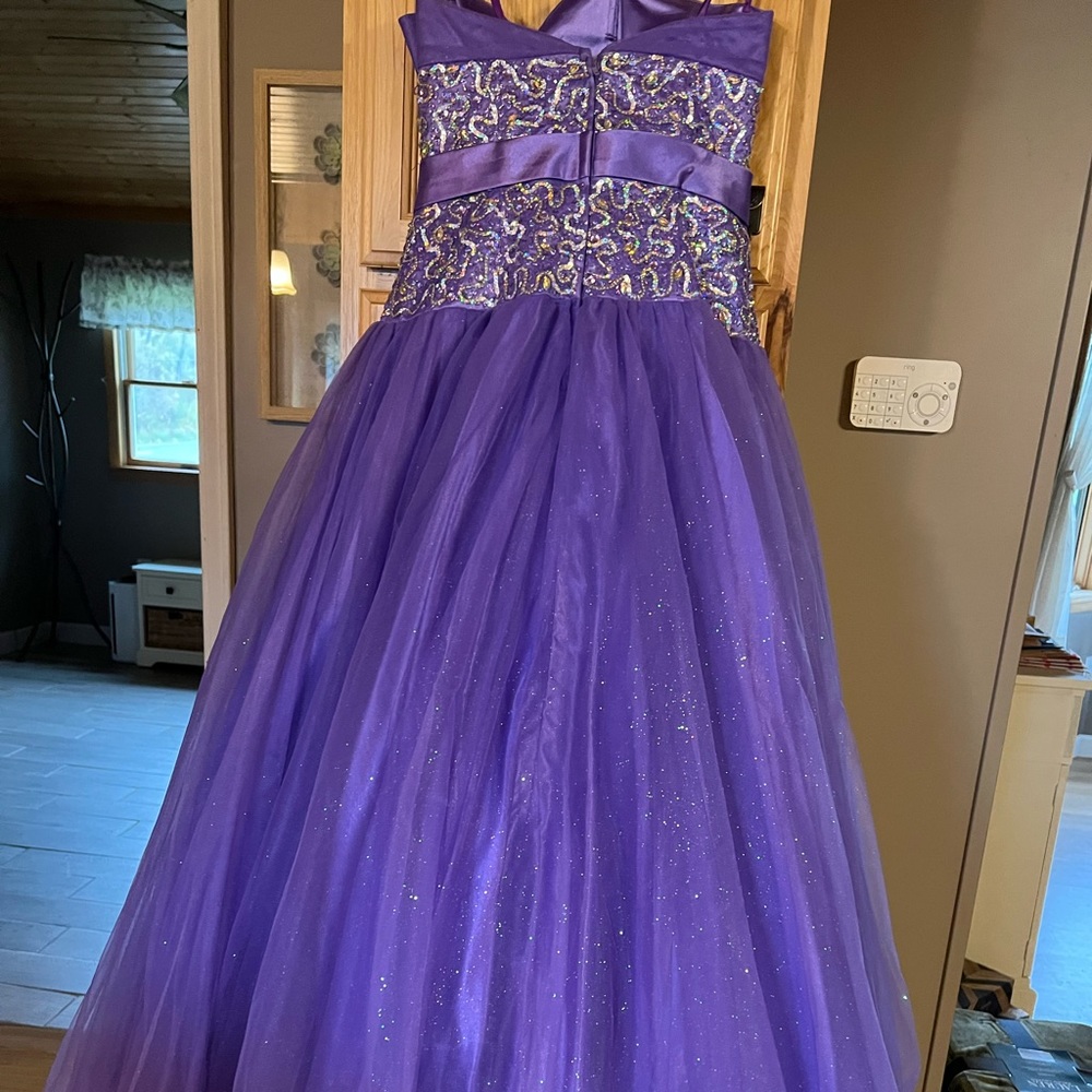 Prom Dress - Picture 4 of 9
